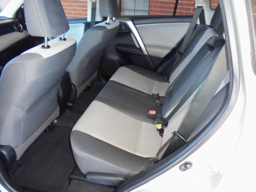 Used 2014 Toyota RAV4 LE FWD image 9