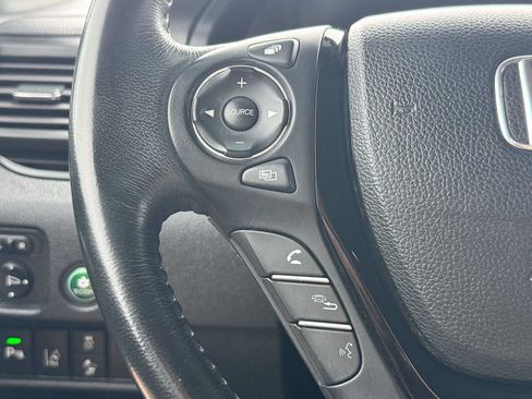 Used 2016 Honda Pilot Touring image 13