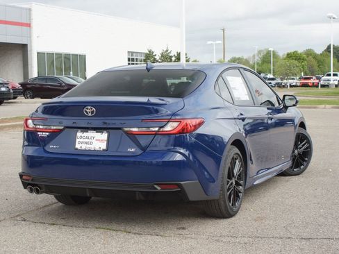 Used 2026 Toyota Camry SE FWD image 9