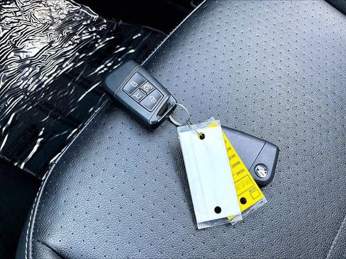 Used 2019 Volkswagen Tiguan SEL R-Line image 15