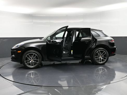 Certified 2026 Porsche Macan AWD/4WD image 36