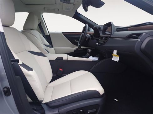 New 2025 Lexus ES 350 w/ Premium Package image 15
