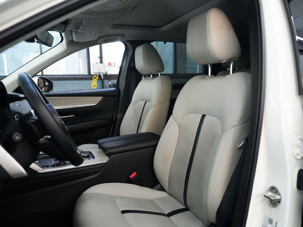 Used 2024 MAZDA CX-90 Plug-In Hybrid w/ Preferred AWD/4WD image 32