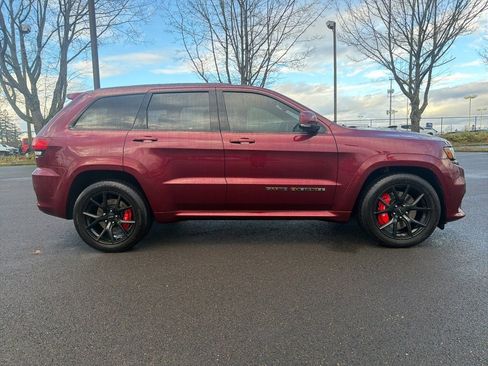 Used 2017 Jeep Grand Cherokee SRT image 8