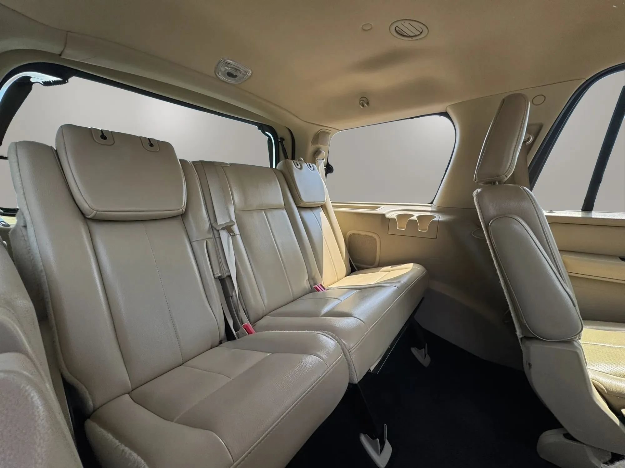 Used 2017 Ford Expedition Limited RWD image 16