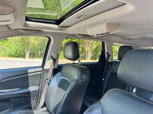 Used 2020 Dodge Journey Crossroad FWD image 19