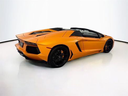 Used 2016 Lamborghini Aventador LP 700-4 image 5