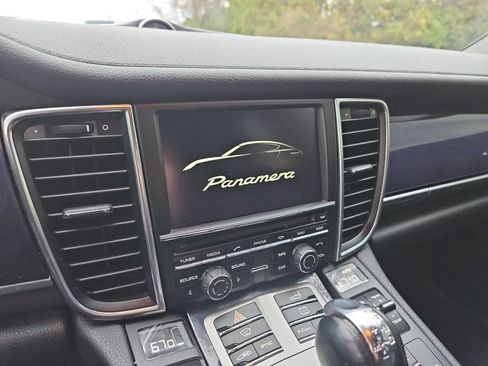 Used 2014 Porsche Panamera 4 image 16