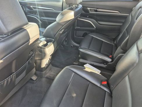 Certified 2025 Kia Telluride S image 14