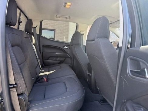 Used 2022 Chevrolet Colorado LT w/ LT Convenience Package image 9