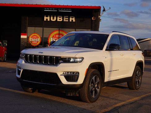 Used 2022 Jeep Grand Cherokee Limited 4xe image 3