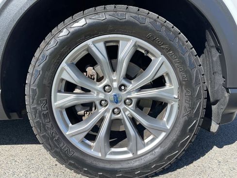 Used 2020 Ford Explorer Limited AWD/4WD image 40