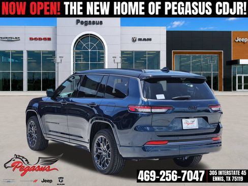 New 2026 Jeep Grand Cherokee L Summit w/ Obsidian Package AWD/4WD image 5