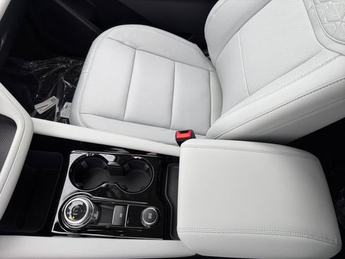 New 2026 Ford Explorer Platinum w/ LUX Leather Package image 14