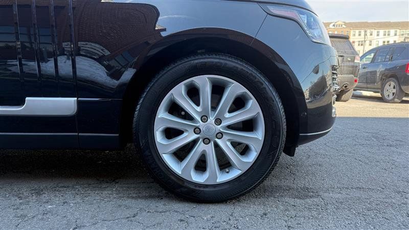 Used 2017 Land Rover Range Rover HSE AWD/4WD image 8