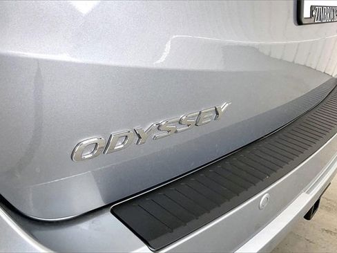 New 2026 Honda Odyssey Touring image 18