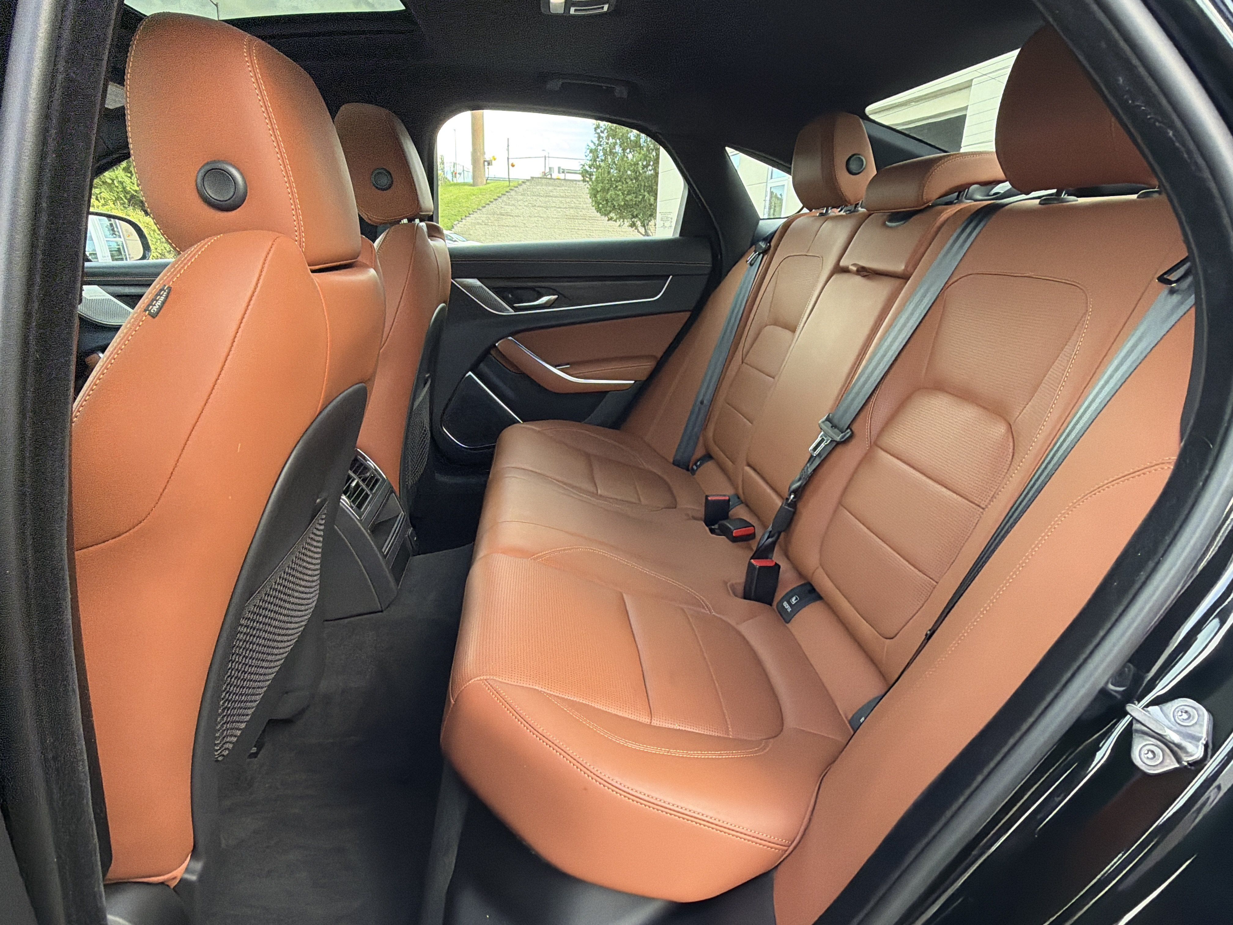 Used 2022 Jaguar XF R-Dynamic SE AWD/4WD image 24