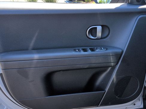 Used 2025 Hyundai Ioniq 5 SE image 14