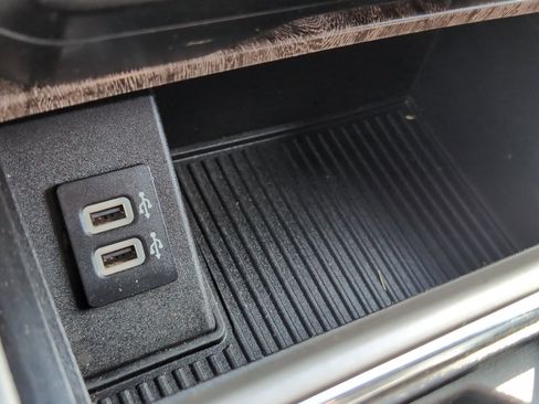 Used 2017 Ford F250 Lariat w/ Chrome Package image 24