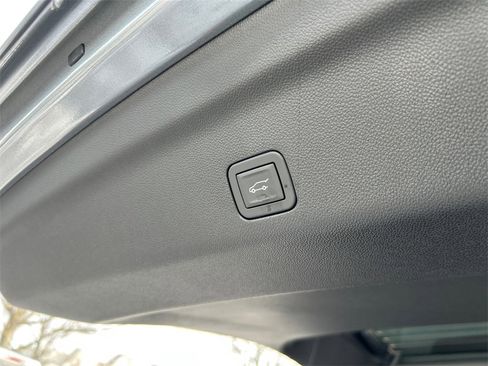 New 2026 GMC Yukon XL Denali image 37