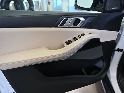 Used 2021 BMW X5 xDrive40i w/ Premium Package image 26