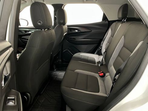 Used 2024 Chevrolet TrailBlazer LS w/ LS Convenience Package FWD image 8