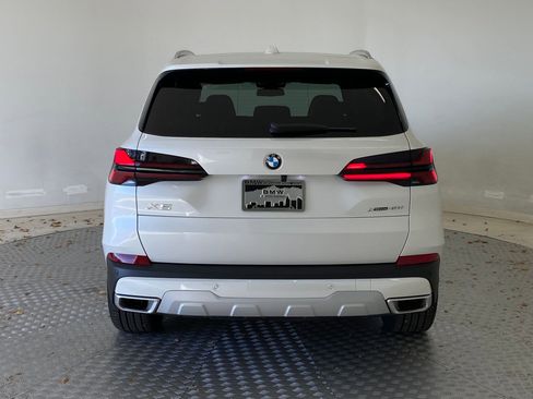 Used 2026 BMW X5 xDrive40i w/ Climate Comfort Package image 9