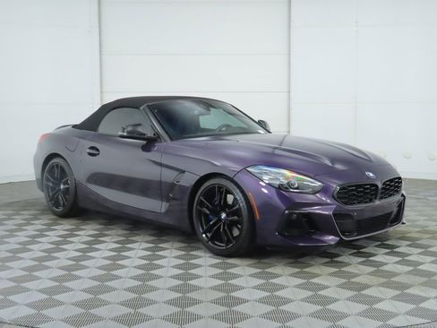 Used 2025 BMW Z4 M40i w/ Premium Package image 11
