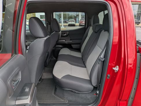 Certified 2023 Toyota Tacoma TRD Off-Road AWD/4WD image 19