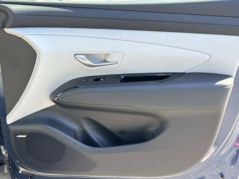 Certified 2025 Hyundai Tucson Limited AWD/4WD image 19