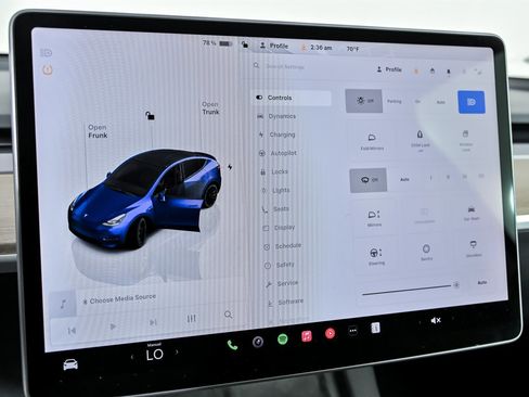 Used 2023 Tesla Model Y Performance image 32