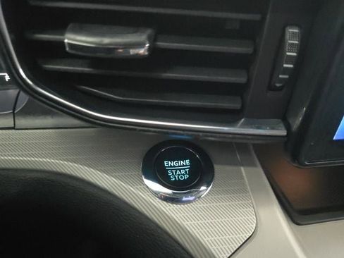 Used 2023 Ford Explorer XLT w/ Equipment Group 202A AWD/4WD image 30