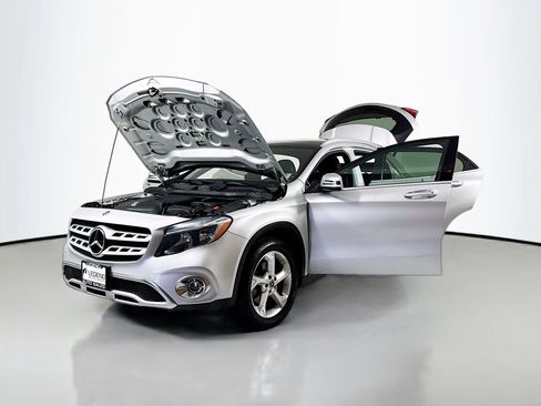 Used 2018 Mercedes-Benz GLA 250 4MATIC image 17