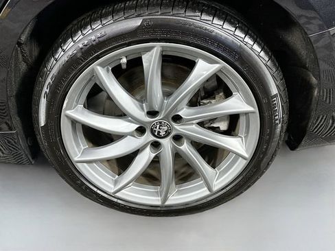Used 2022 Alfa Romeo Giulia Ti image 31