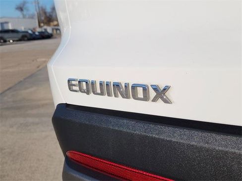 Used 2025 Chevrolet Equinox LT w/ Convenience Package II image 4