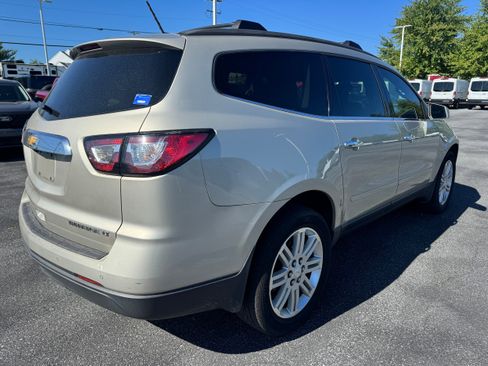 Used 2014 Chevrolet Traverse LT w/ All-Star Edition FWD image 5