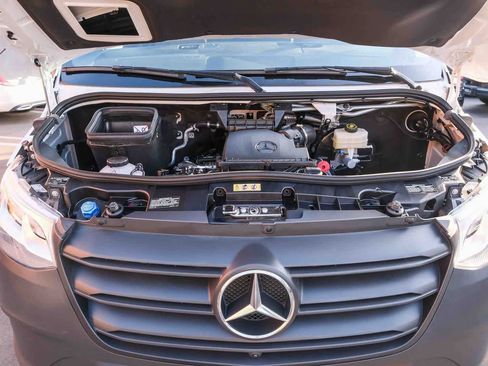 Used 2024 Mercedes-Benz Sprinter 2500 image 29