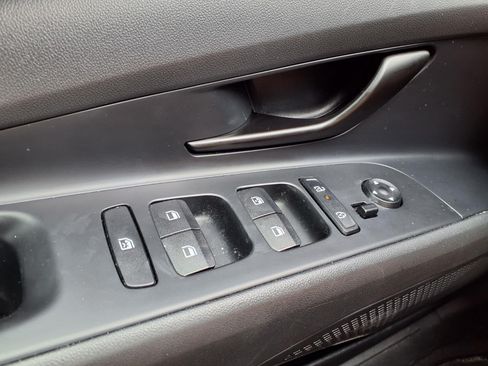 Used 2025 Hyundai Elantra Sport FWD image 16