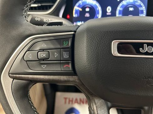 Used 2023 Jeep Grand Cherokee L Limited AWD/4WD image 26