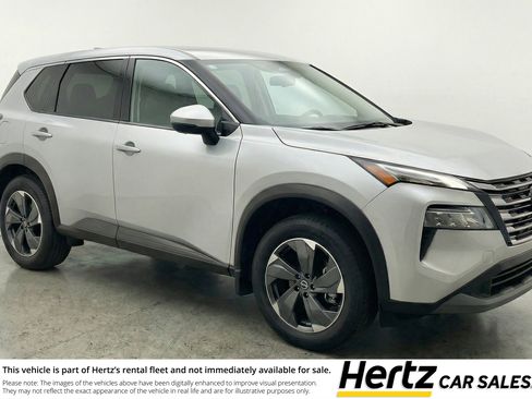 Used 2025 Nissan Rogue SV image 1