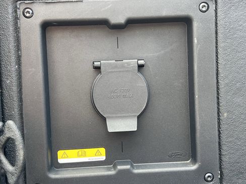 Used 2022 Ford F150 XLT w/ Equipment Group 302A High AWD/4WD image 10