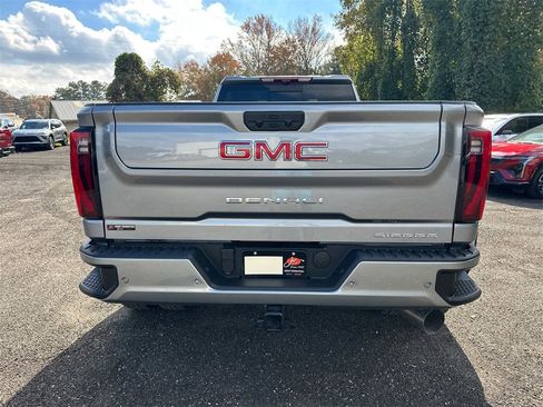 New 2026 GMC Sierra 3500 Denali w/ Denali Reserve Package image 7