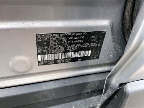 Used 2025 Toyota RAV4 LE image 31