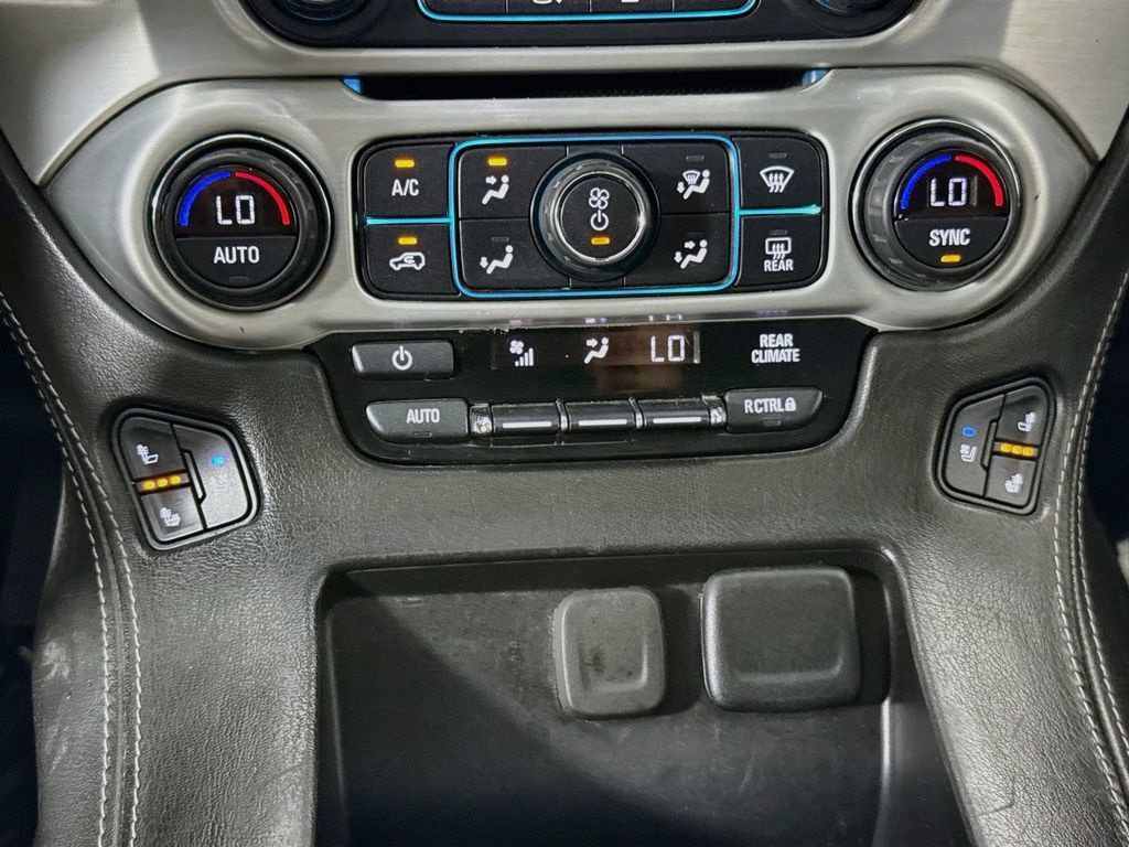 Used 2020 GMC Yukon XL SLT w/ Open Road Package AWD/4WD image 16