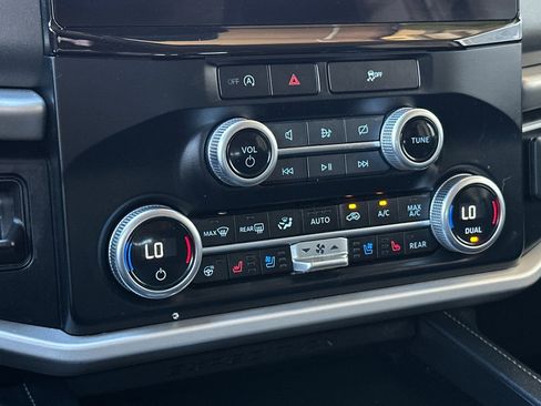 Used 2024 Ford Expedition Max XLT image 21