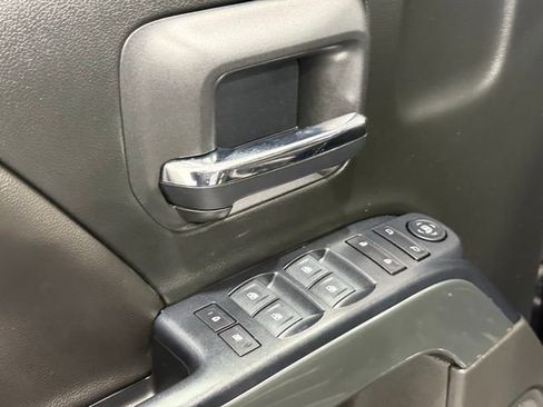 Used 2018 Chevrolet Silverado 1500 LT w/ LT Eassist Package image 16