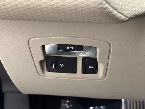 Used 2019 Land Rover Range Rover Velar R-Dynamic SE AWD/4WD image 37