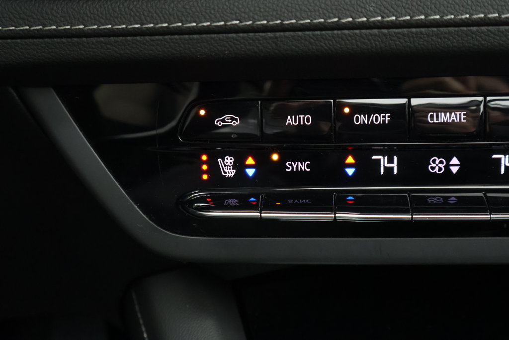 Certified 2023 Buick Envision Avenir AWD/4WD image 19