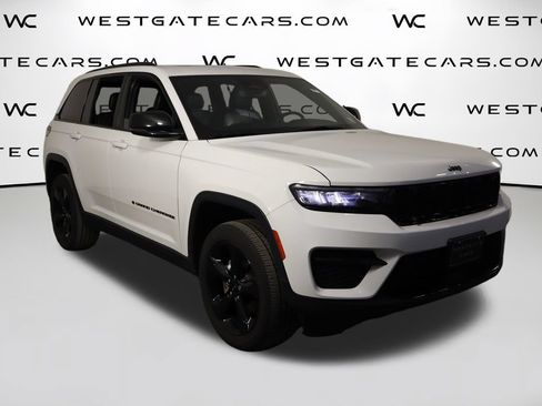 Used 2023 Jeep Grand Cherokee Altitude AWD/4WD image 38