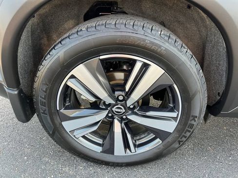 Used 2023 Nissan Rogue Platinum w/ Platinum Premium Package AWD/4WD image 10